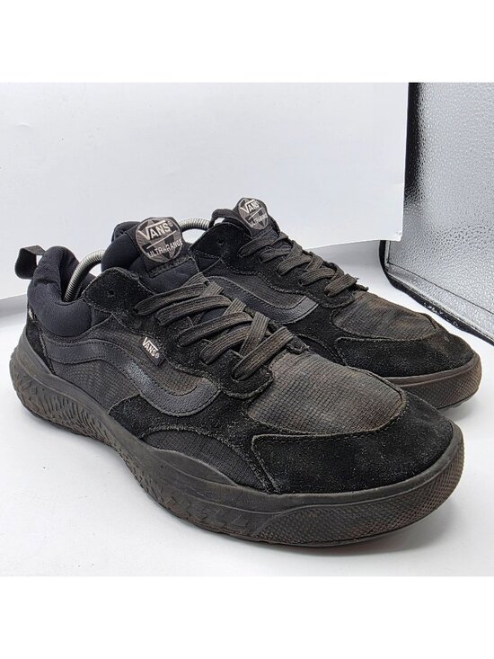 Athletic_Shoes